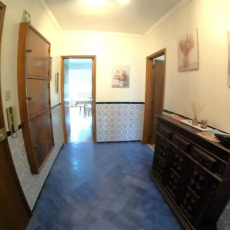 Daire Carcavelos, 3 Bedroom Renovated, S. D. Rana