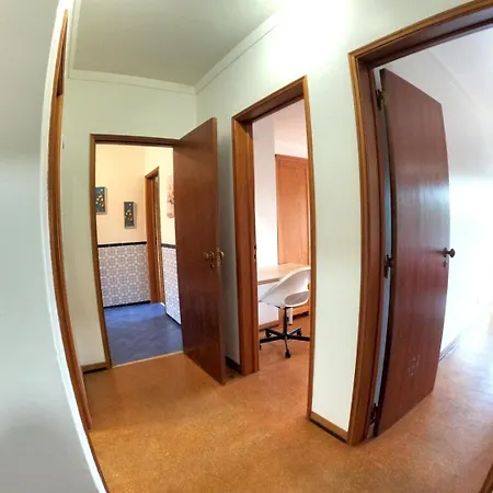 Daire Carcavelos, 3 Bedroom Renovated, S. D. Rana