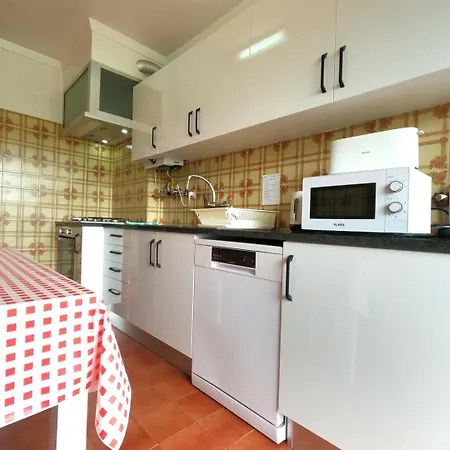 Carcavelos, 3 Bedroom Renovated, S. D. Rana * Каркавелуш