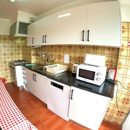 Carcavelos, 3 Bedroom Renovated, S. D. Rana * Каркавелуш