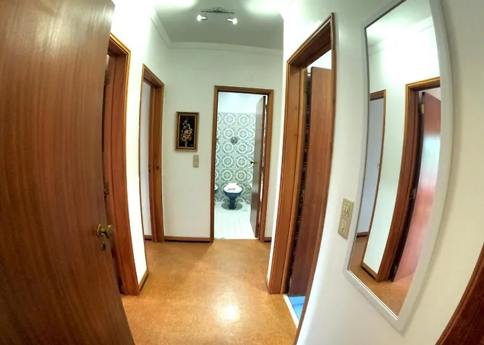 Daire Carcavelos, 3 Bedroom Renovated, S. D. Rana