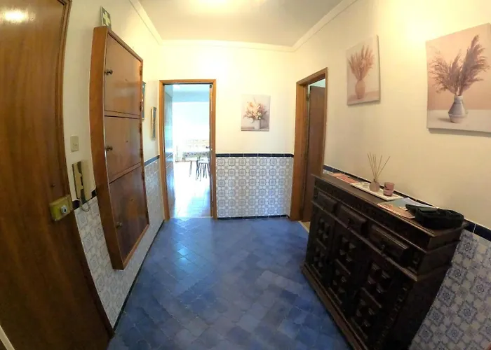 Daire Carcavelos, 3 Bedroom Renovated, S. D. Rana