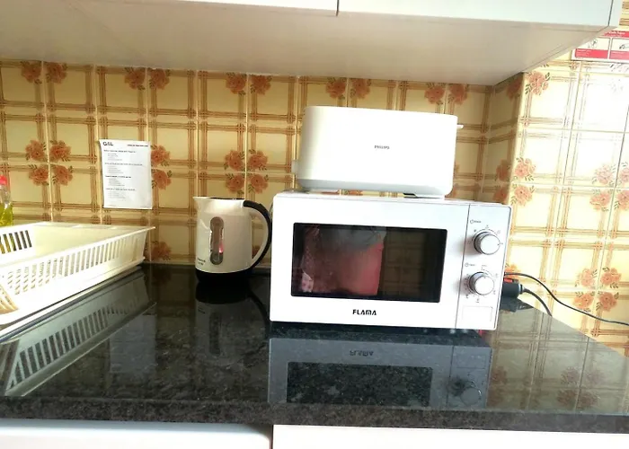 Carcavelos, 3 Bedroom Renovated, S. D. Rana * Carcavelos (Lisbon)