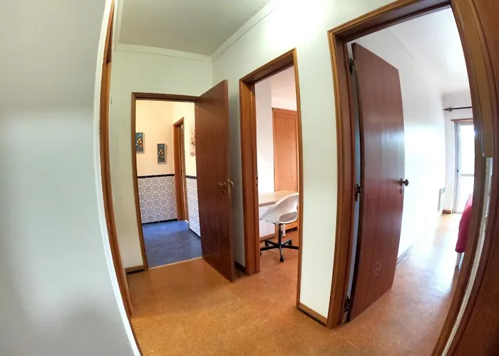 Daire Carcavelos, 3 Bedroom Renovated, S. D. Rana