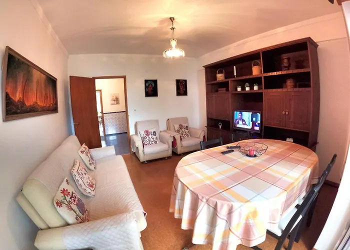 Daire Carcavelos, 3 Bedroom Renovated, S. D. Rana *