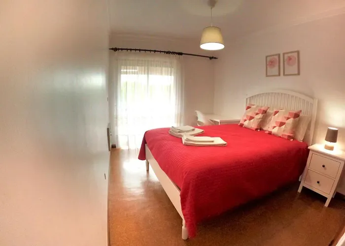 Daire Carcavelos, 3 Bedroom Renovated, S. D. Rana
