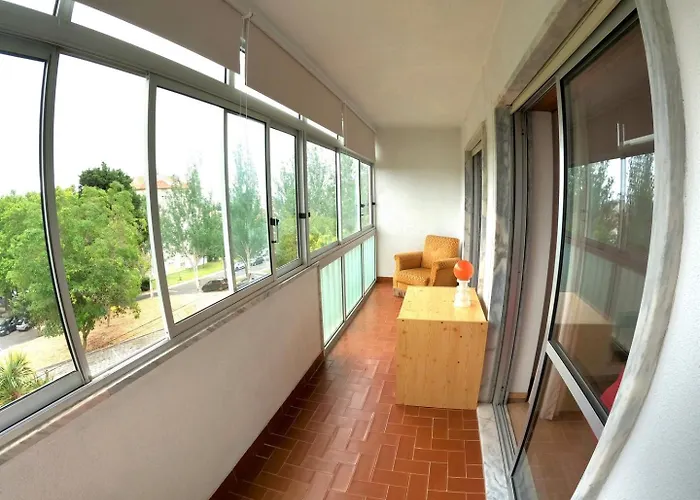 Daire Carcavelos, 3 Bedroom Renovated, S. D. Rana