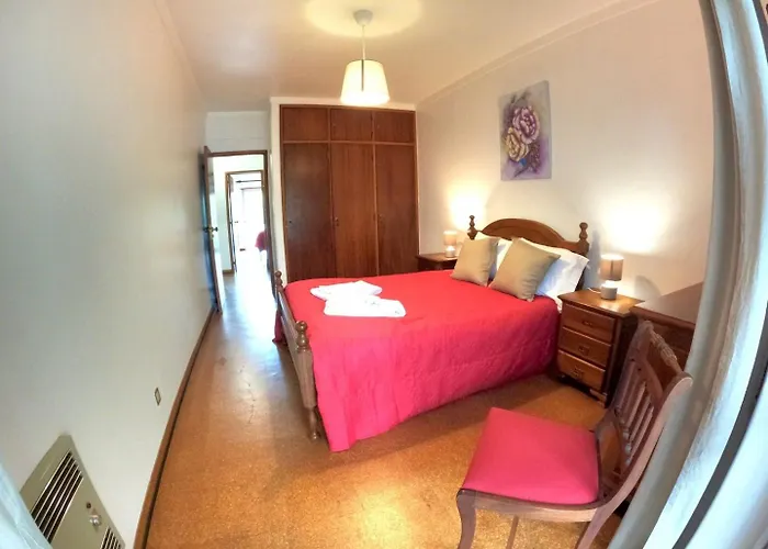 Carcavelos, 3 Bedroom Renovated, S. D. Rana Daire *