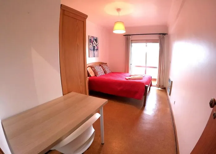 Carcavelos, 3 Bedroom Renovated, S. D. Rana Daire Carcavelos (Lisbon)