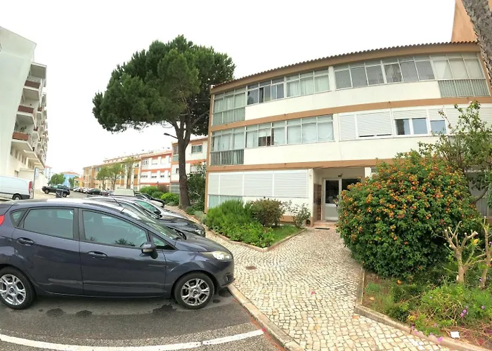Carcavelos, 3 Bedroom Renovated, S. D. Rana