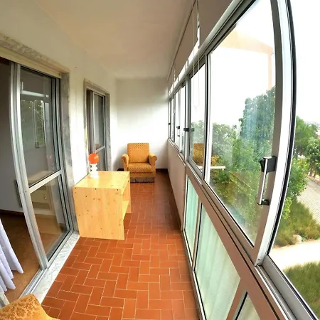 Carcavelos, 3 Bedroom Renovated, S. D. Rana *