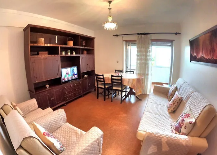 Carcavelos, 3 Bedroom Renovated, S. D. Rana