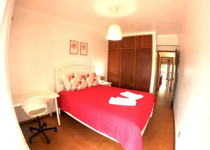 Carcavelos, 3 Bedroom Renovated, S. D. Rana * Carcavelos (Lisbon)